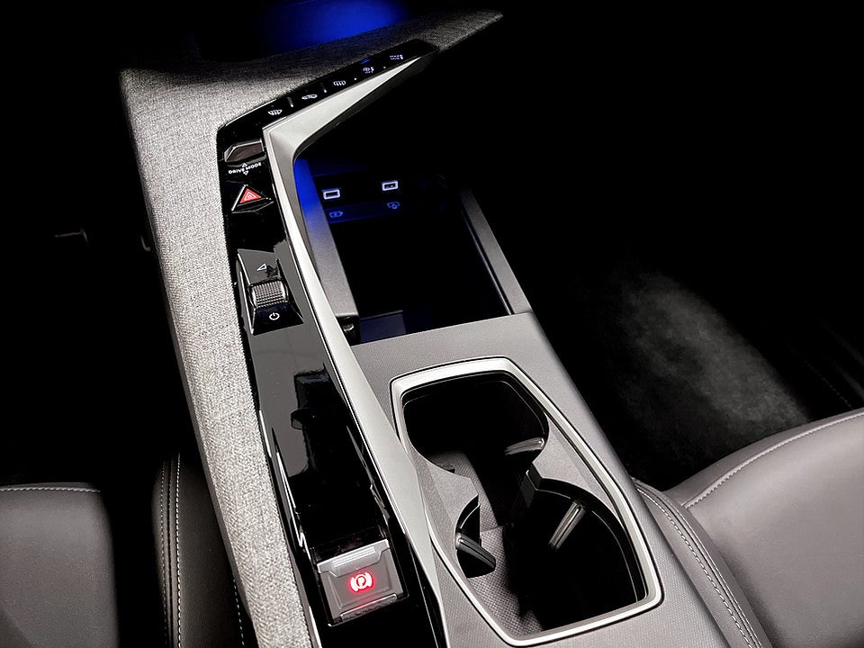 Bild på Peugeot 5008 GT Hybrid 145hk Aut 7-SITS B-KAMERA CARPLAY