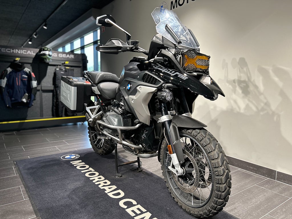 BMW R1250GS /3,45%/ Akrapovic / Sidoväskor