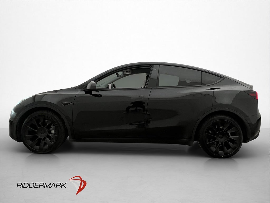 Tesla Model Y Long Range AWD 1 Brukare Drag Moms Pano Värm