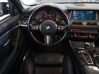 Sedan BMW 530 15 av 23