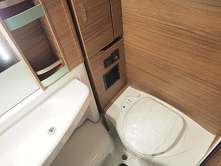 Husbil-halvintegrerad Knaus VanWave 640 MEG Vansation 12 av 14