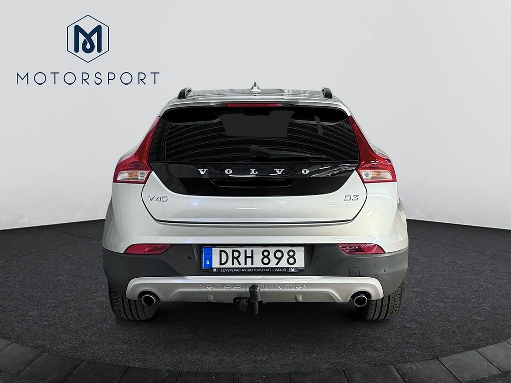Volvo V40 Cross Country D3 DRAG Värmare Navi Bluetooth VoC Sensor bak bild 3