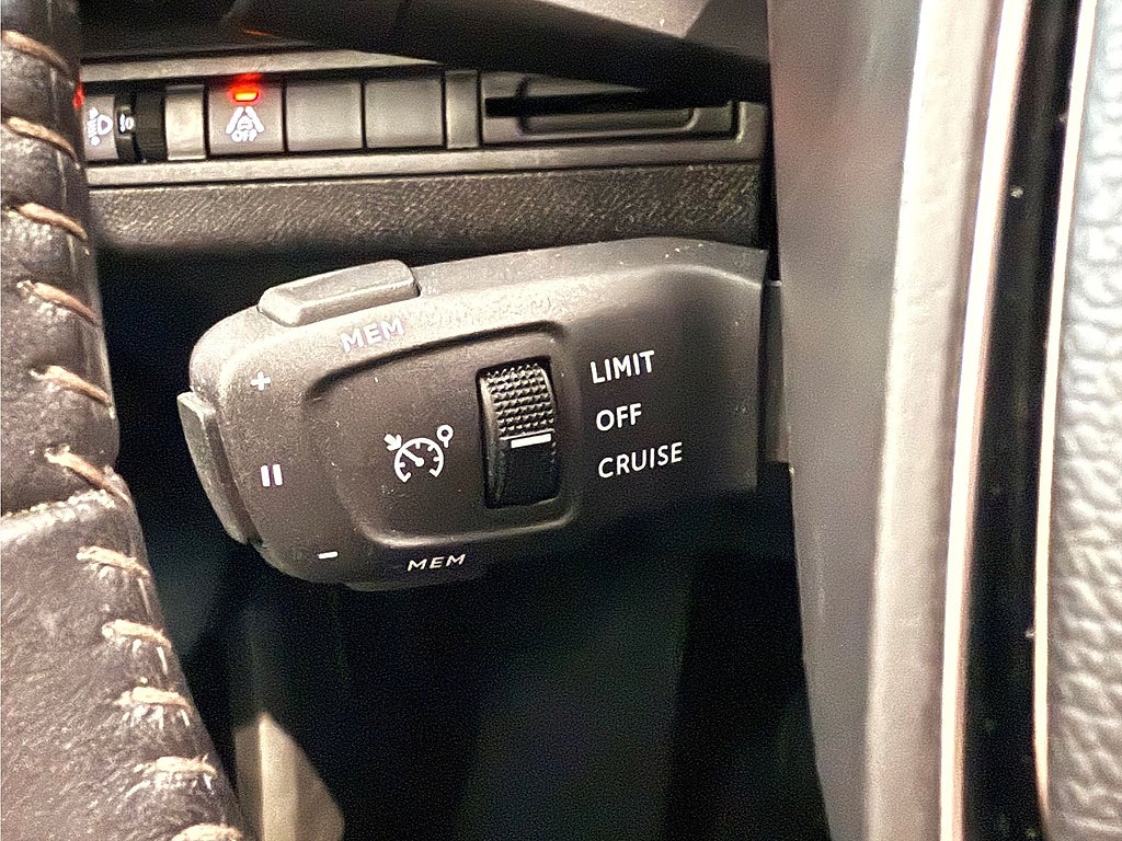 Bild på Peugeot 5008 Active Pack 1.2 PT 130hk - 7-SITS, B-KAMERA