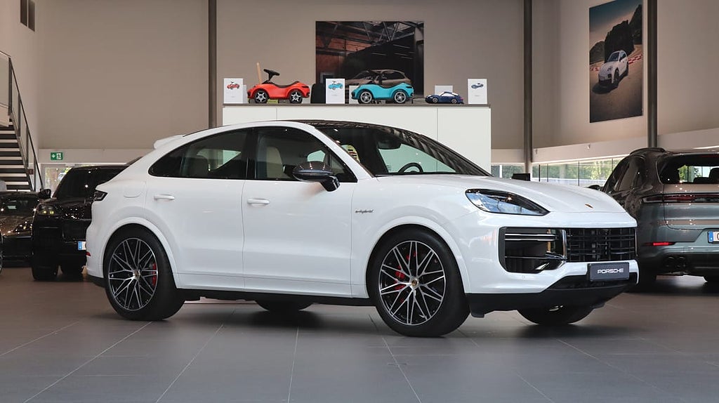 Porsche Cayenne Coupé Turbo E-hybrid / Sportavgas / Bakax...