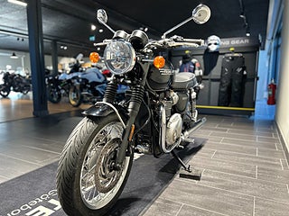 Triumph Bonneville T120/3,99%Ränta / Vindruta & Pakethållare medföljer/