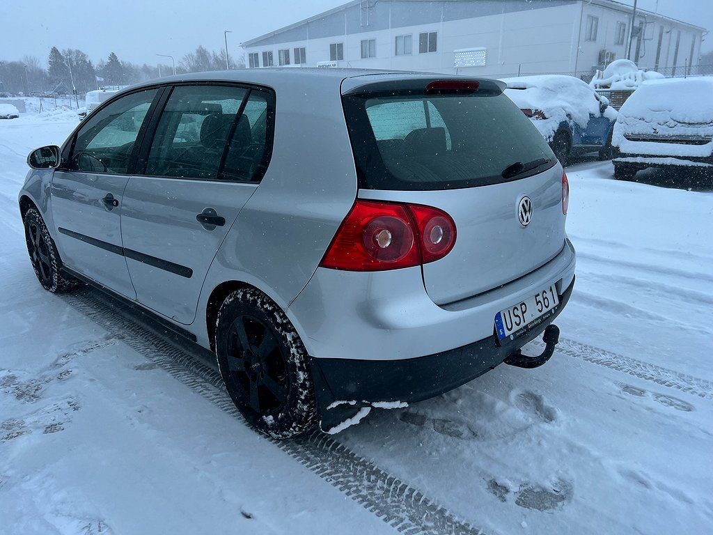 Volkswagen Golf 5-dörrar 1.6,Nybesiktigad, Dragkrok,Mvärmare