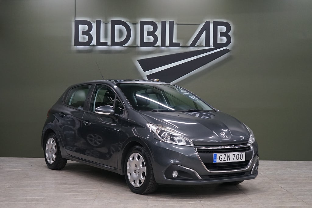 Peugeot 208 5-D 1.2 PANORAMA  NYBES KAMBYTT M-VÄRMARE 82HK