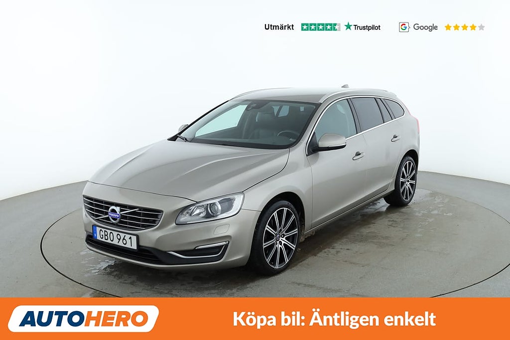 Volvo V60 2.0 T5 Summum / Cockpit, Drag, Kamera, PDC, Rails