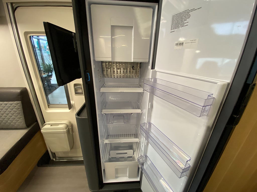 Adria Matrix Axess 670 SL /Taksäng/Solcell/B-körkort/Maxx-fan/EL-Patro - Adria