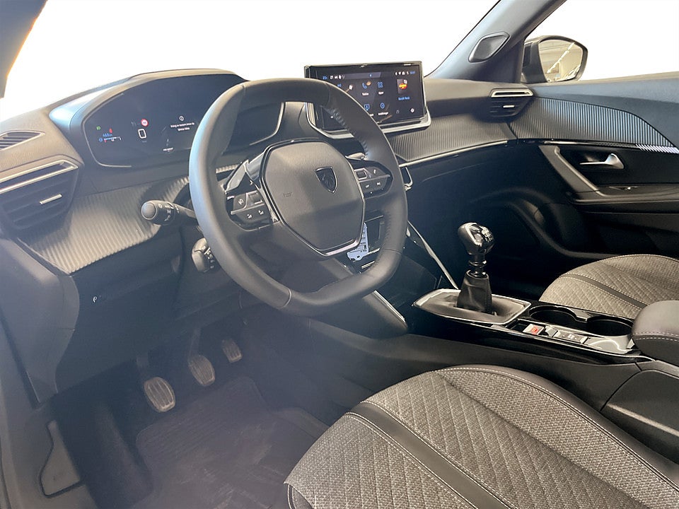 Bild på Peugeot 2008 Allure 1.2 PT 130hk CARPLAY FARTHÅLLARE