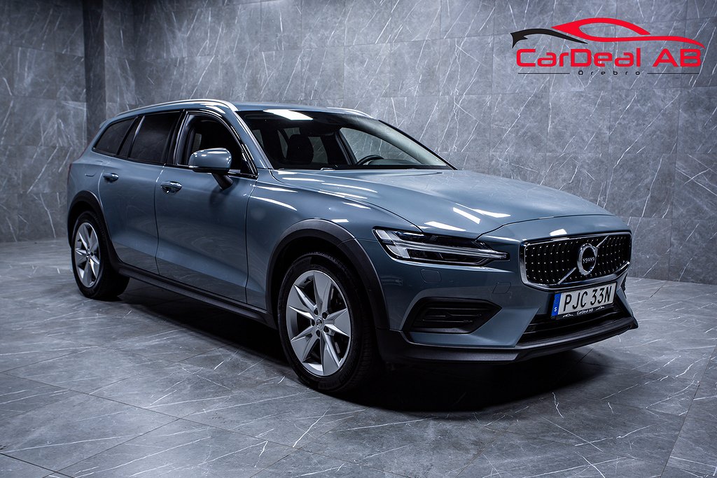 Volvo V60 Cross Country B4 AWD Momentum Navi Kamera Drag VOC