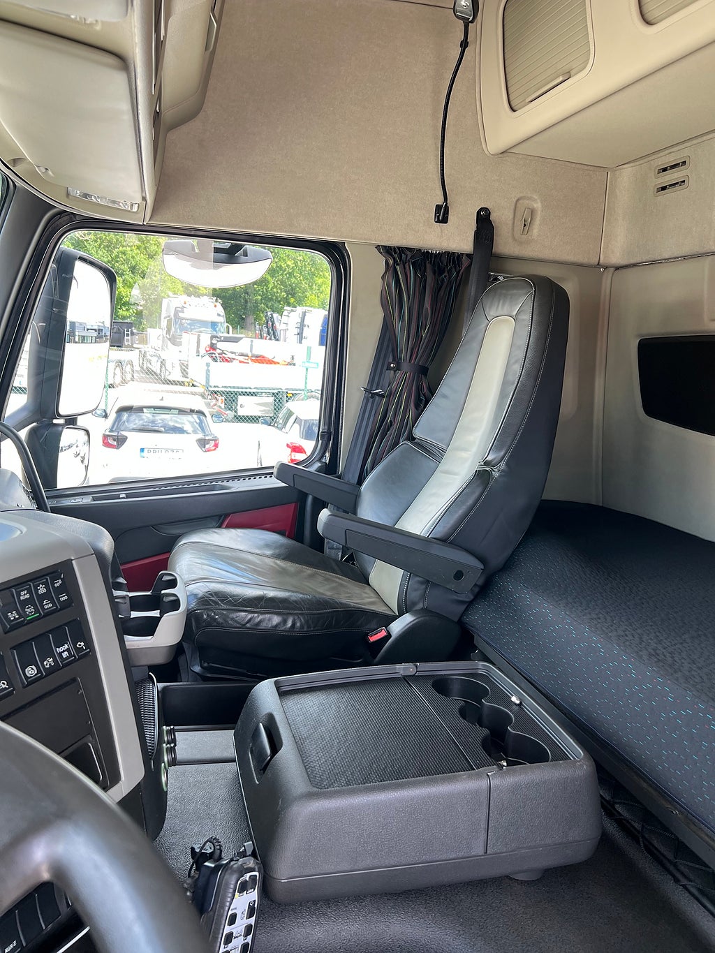 Volvo FM13 460 8x4*4 Kranväxlare Palfinger Kran & Jibb