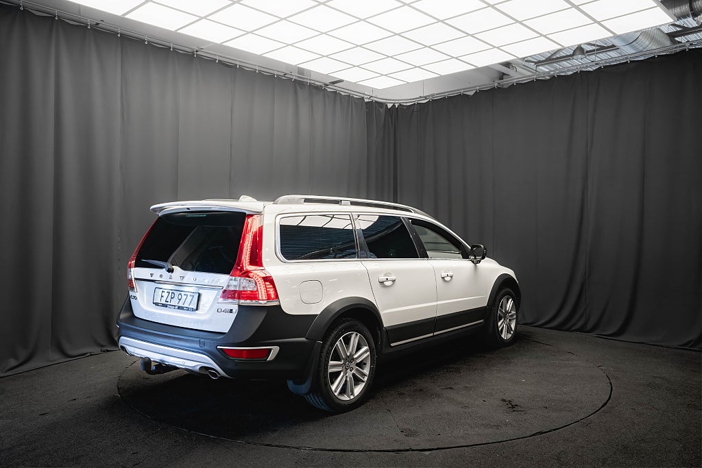 Volvo XC70 D4 AWD SUMMUM PANO H/K LÄDER DRAG D-VÄRM 2-ÄGARE 181hk
