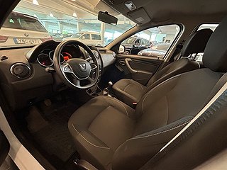 Dacia Duster 1.6 SCe Värmare/SoV/Dragkrok/Extraljus/Sv-Såld