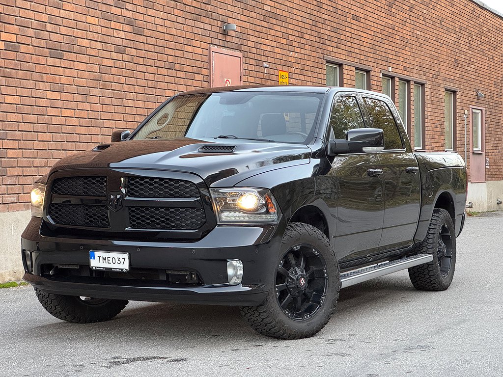 Dodge RAM 1500 5.7 V8 4X4 CrewCab Sport RAMBOX Luftfjädring