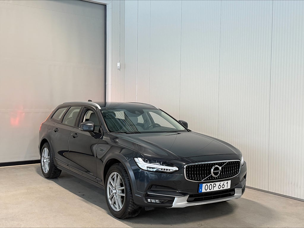 Volvo V90 Cross Country D4 AWD Momentum Navi B-Kam Skinn Dragkrok Nybes