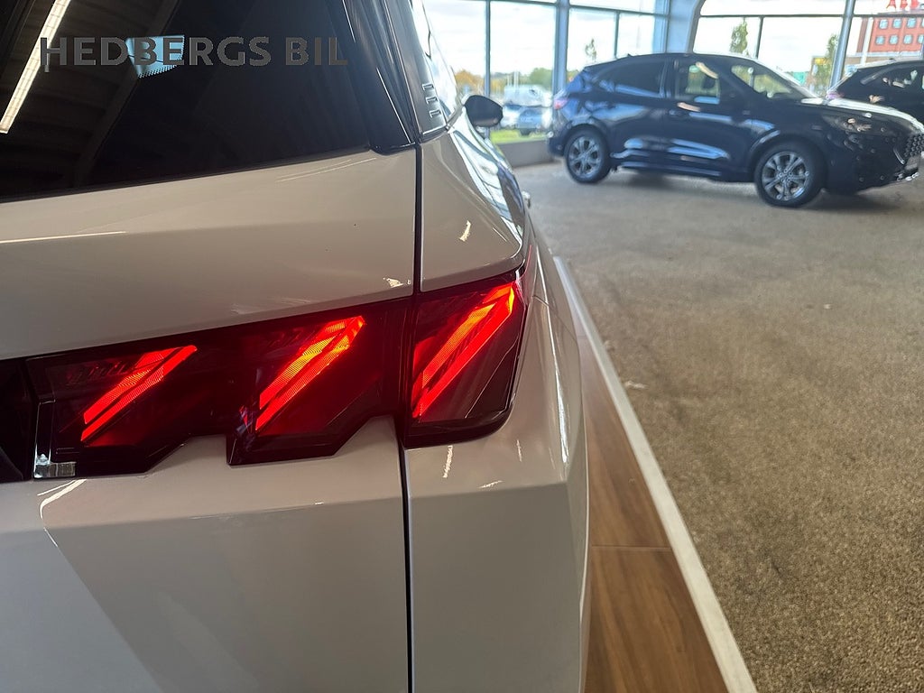 Peugeot 5008 HYBRID 136HK thumbnail