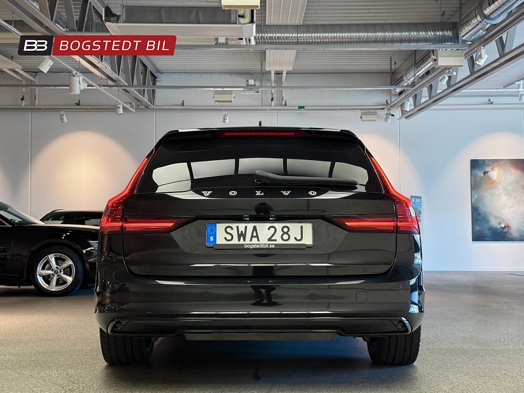 Volvo V90 Recharge T6 AWD 350hk Plus Dark |Drag|360|Värmare|Läder