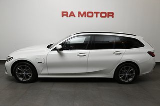 Kombi BMW 330e 2 av 27