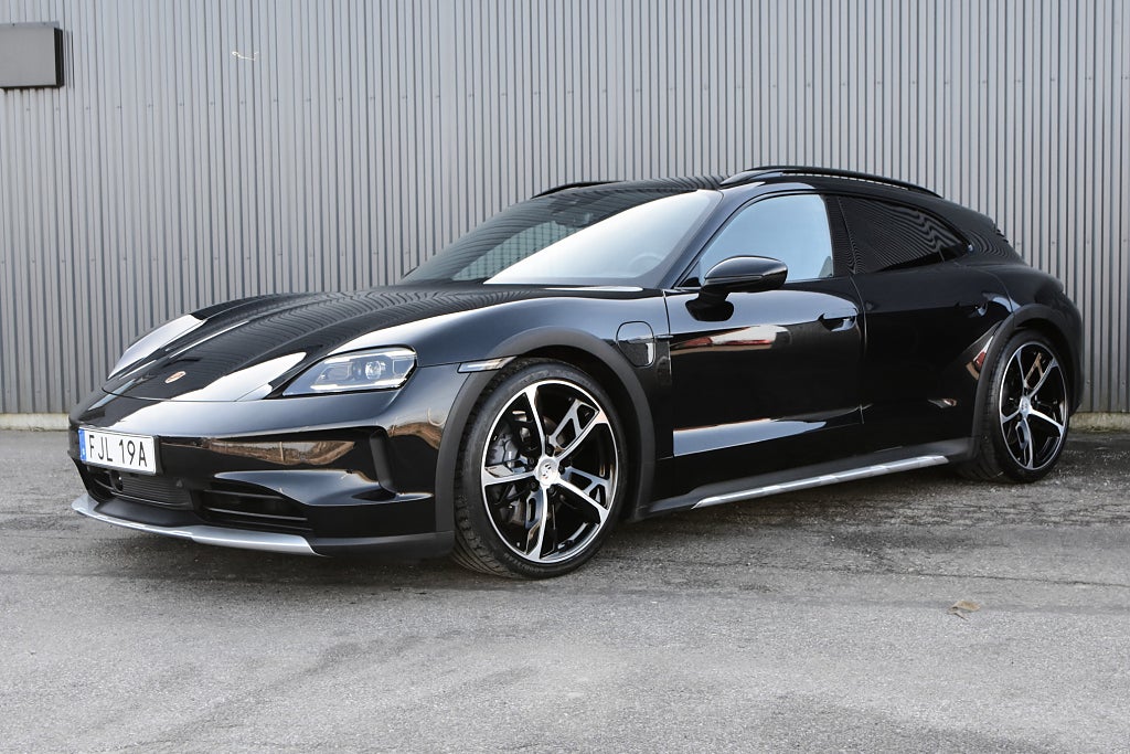 Porsche Taycan 4 Cross Turismo 435 hk / BOSE / Pano / 21" / Facelift