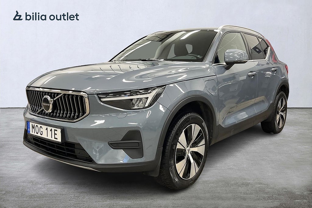 Volvo XC40 T4 TwEn Core Bright 211hk  Drag Navi Värmare MOMS