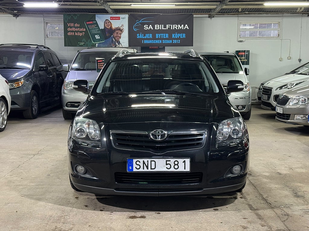 Toyota Avensis Kombi 2.4 Executive paket Automat GPS LÅG MIL