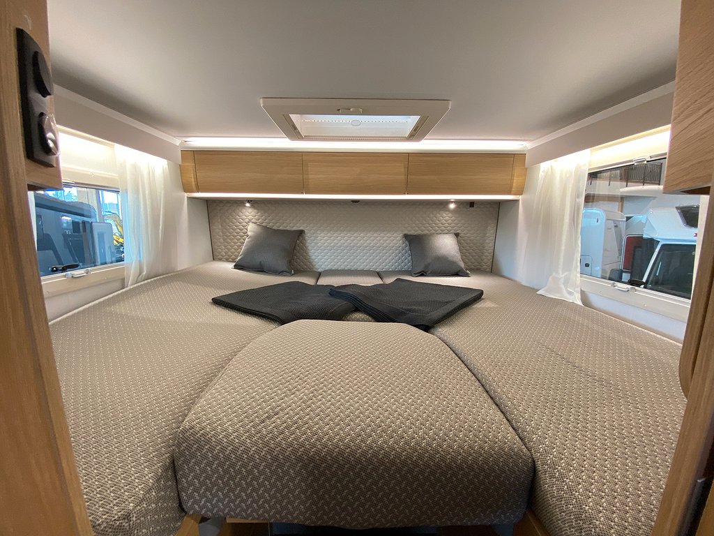 Adria Matrix Plus 670 SL / ALDE / Taksäng / 5 bältad / Auto - Adria