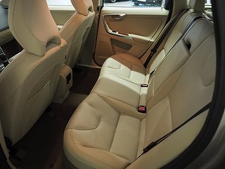 SUV Volvo XC60 12 av 19