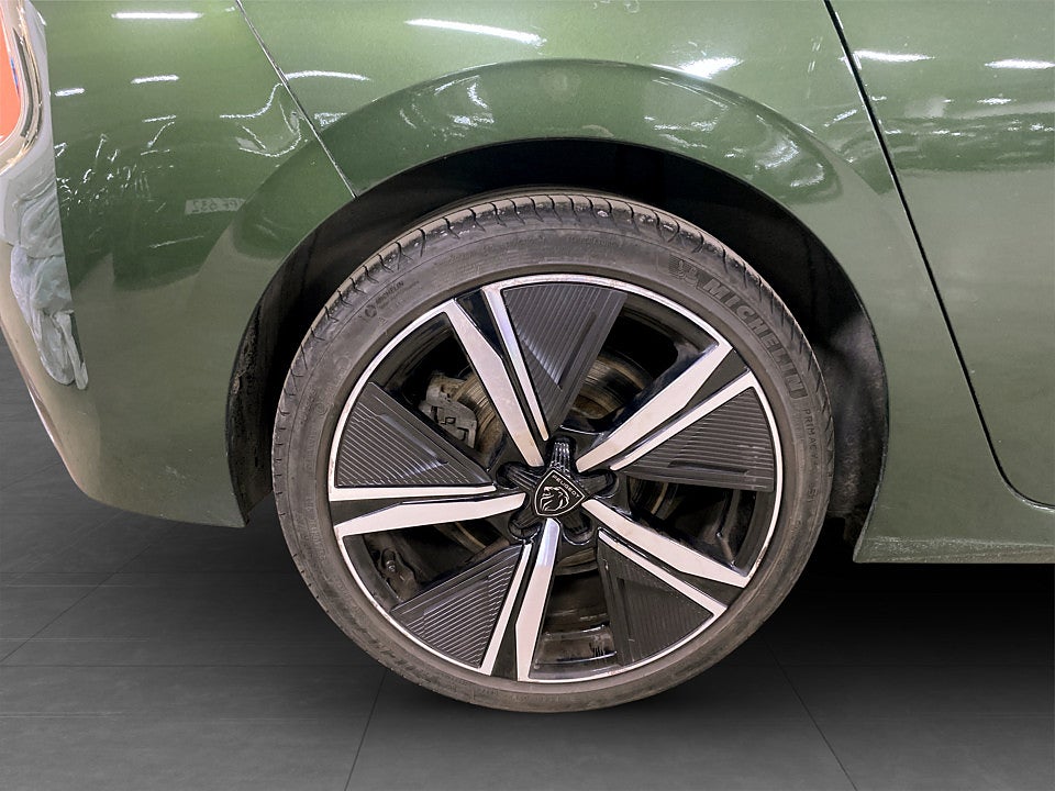 Bild på Peugeot 308 5D GT Hybrid 225hk Aut - B-KAMERA, CARPLAY