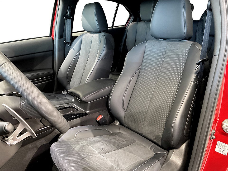 Bild på Mitsubishi Eclipse Cross Bus black Edition PHEV 2.4 MIVEC 188hk Aut 4WD B-KAMERA