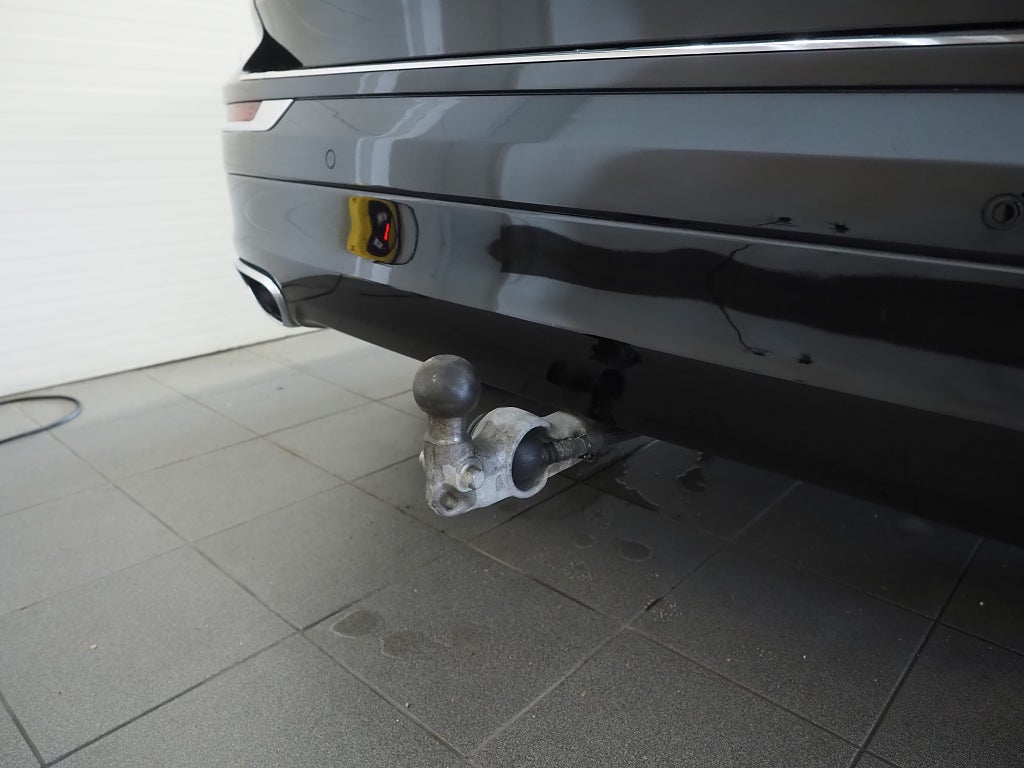 Volvo XC60 Recharge T6 AWD Inscription Pano Drag VOC Kamera Läder 2021