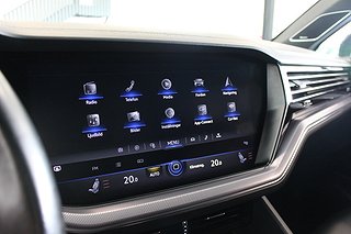 SUV Volkswagen Touareg 28 av 30