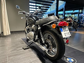 Triumph Bonneville T120/3,99%Ränta / Vindruta & Pakethållare medföljer/