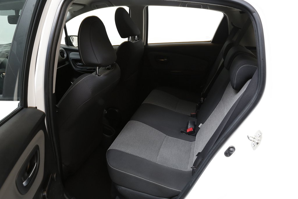 Toyota Yaris Hybrid e-CVT 101hk Active 5D Kamera P-sensorer 2015