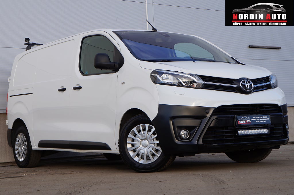 Toyota ProAce 2.0 D-4D | Dieselvärmare | Head Up |