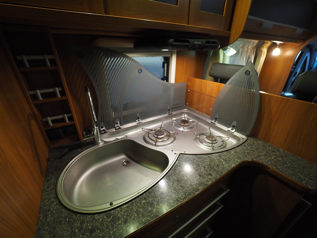 Dethleffs Black Magic Edition Låga Långbäddar I ALDE I Solcell I BM T 001