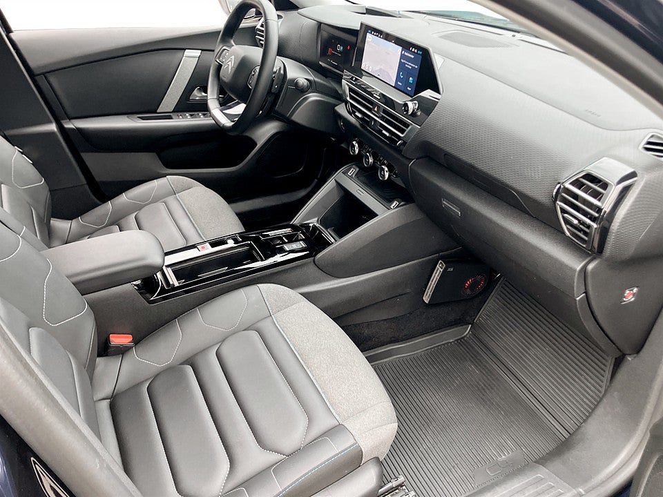 Bild på Citroen C4 Shine 1.2 PT 130hk Aut B-KAMERA CARPLAY
