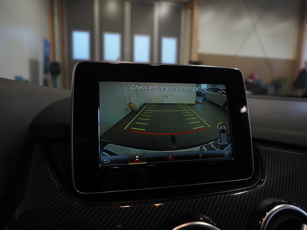 Mercedes-Benz B 200 d 4MATIC 7G-DCT AMG Pano Drag Kamera 2018