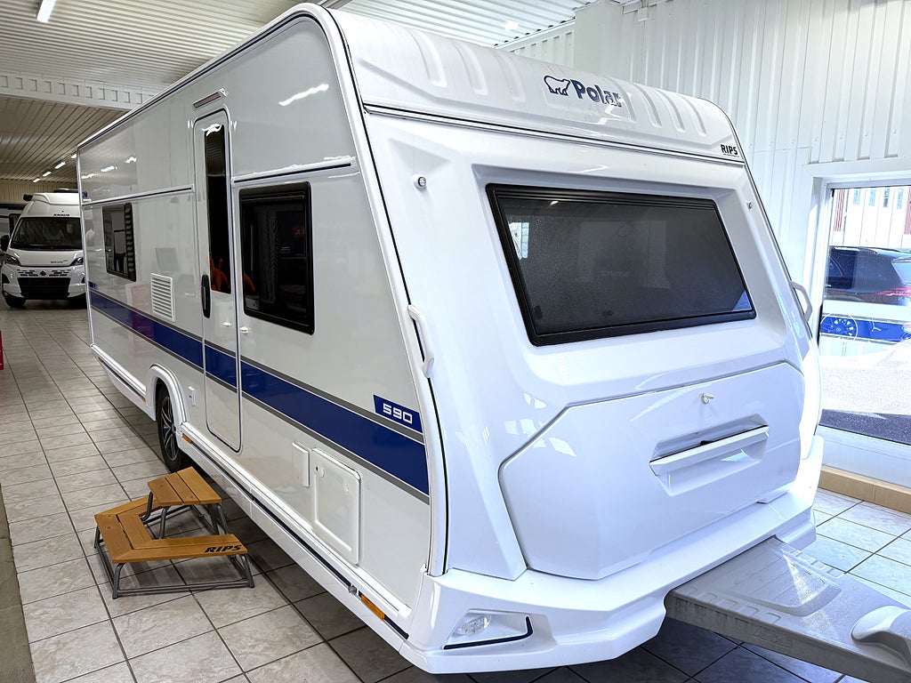 Polar 590 Blue Ed Långbäddar med toalett bak.