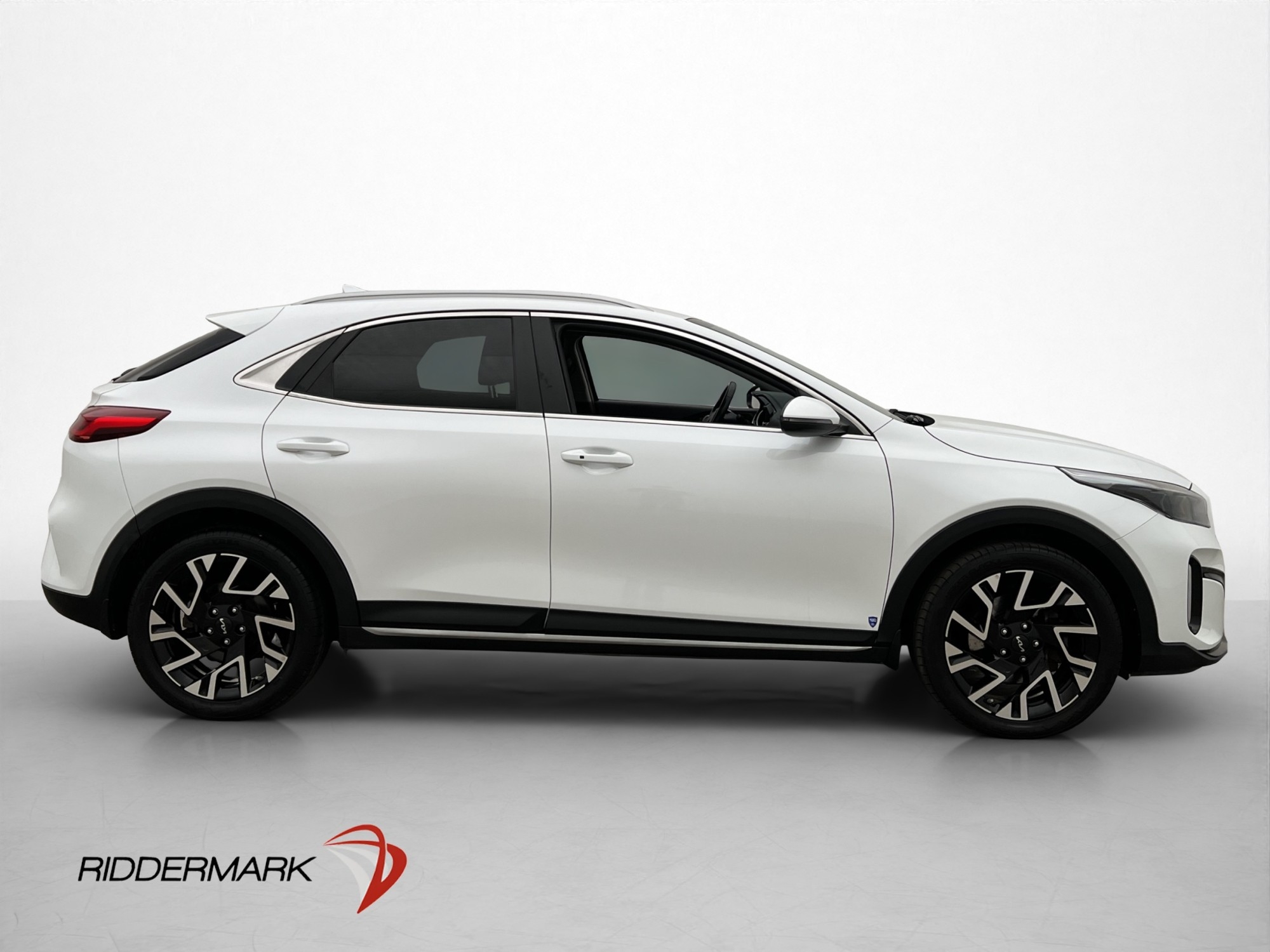 Kia XCeed Plug-in Hybrid Action 2023, photo 4/64