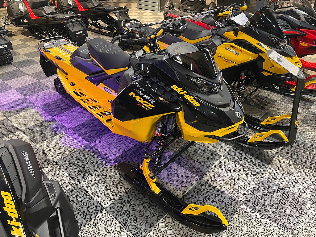 Ski-Doo MXZ XRS 850 E-TEC -25 