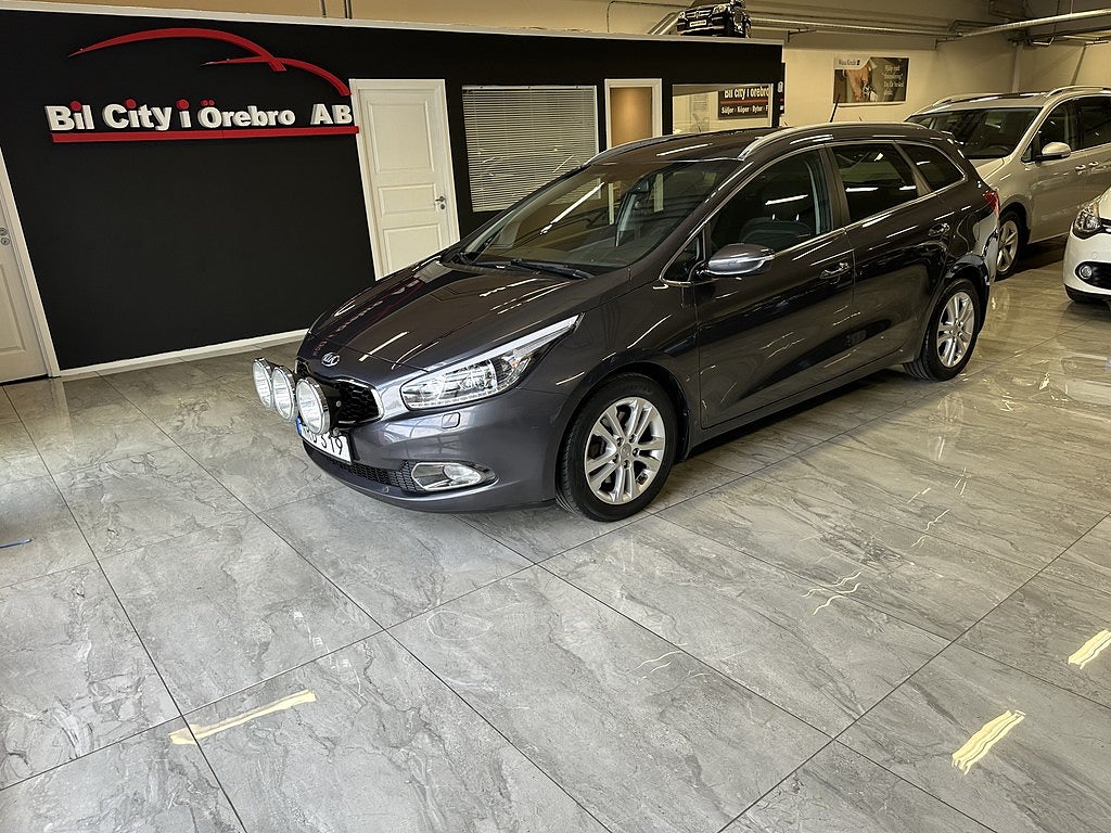 Kia Ceed 1.6 CRDi EX Comfort / 2-Ägare / GPS / B-Kamera Nyservad