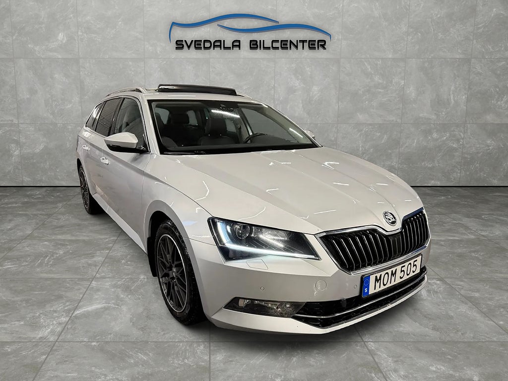 Skoda Superb Kombi 2.0 TDI 4x4 SCR |Nybesiktad|Fullutrustad|Nykamrem