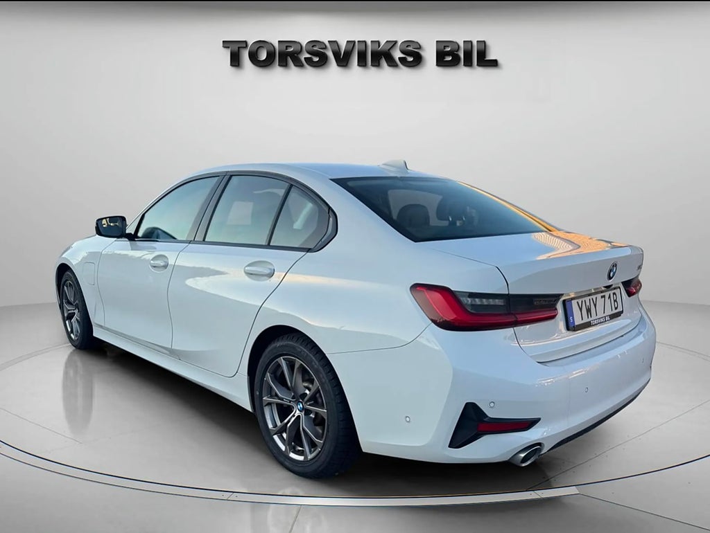 BMW 330e Sedan Steptronic Sport line - miniatyr 4