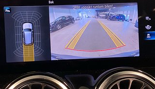 SUV Mercedes-Benz EQB 8 av 10
