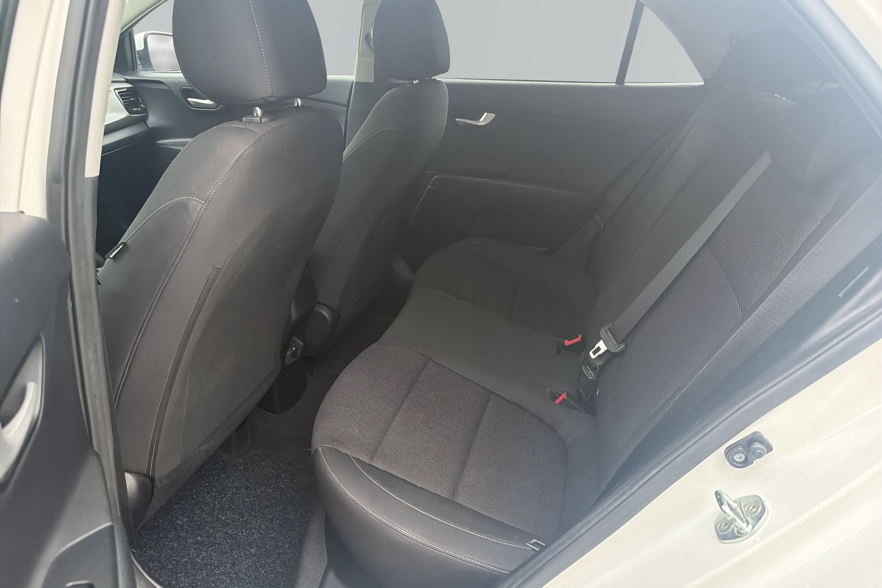 Kia Rio 1.2 CVVT GLS CarPlay Navi B-kamera 2017 - miniatyr 30