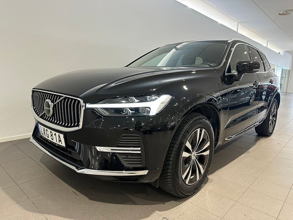 Volvo XC60 Recharge T6 Core Edition/ Panoramatak/ Dragkro...