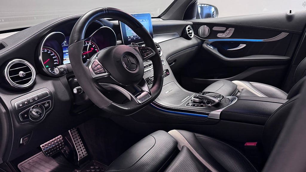 Mercedes-Benz GLC63 2019 - miniatyr 8