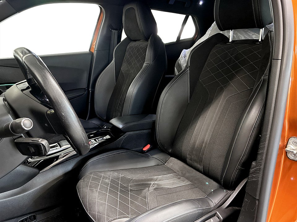 Bild på Peugeot e-2008 GT 50 kWh 136hk Aut B-KAMERA CARPLAY