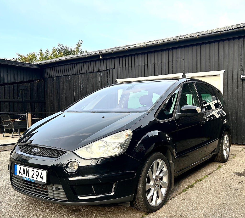 Ford S-Max 2.0 (145hk, drar från 0.64l/mil) 7-sits, 18” alu